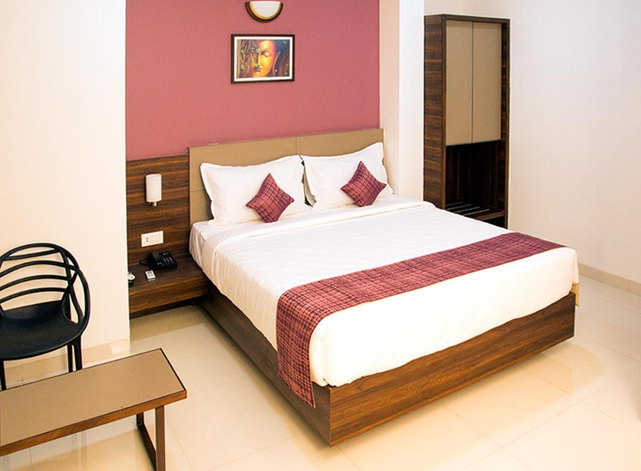 Hotel Nirvana Alibag Exteriér fotografie